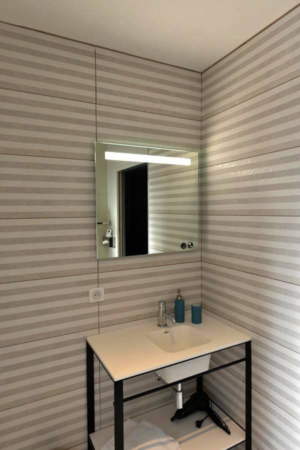 Location de vacances pour 2 personnes, avec vue ainsi que jardin et piscine à Les Mesneux - 4