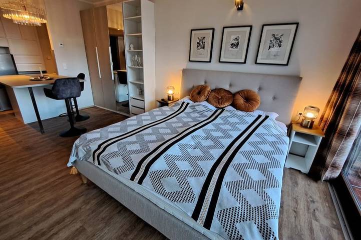 Entire apartment, Studio Landskron Seezugang in Villach, Lake Ossiach
