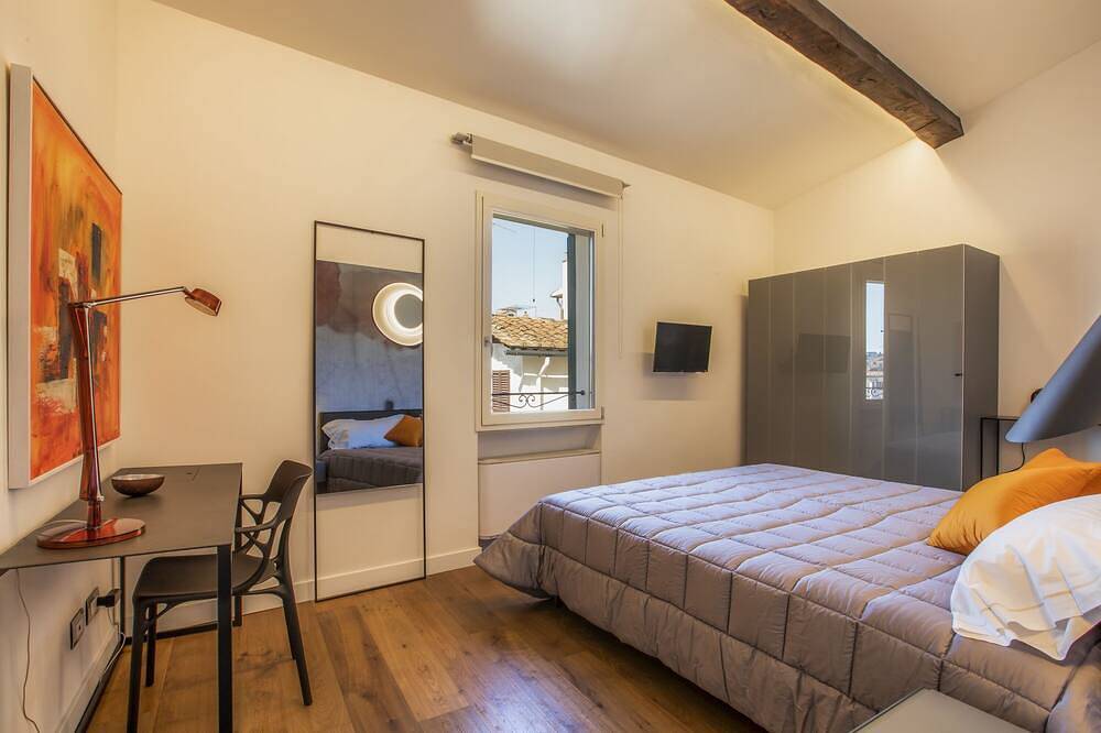 Luxury Guesthouse • Room Santo Spirito • Le Residenze a Firenze in Florence city center, Florence