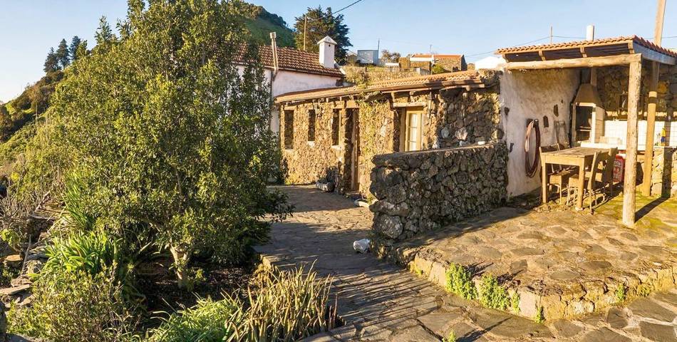 Casa rural para 3 personas, con terraza además de jardín y vistas en El Hierro - 4