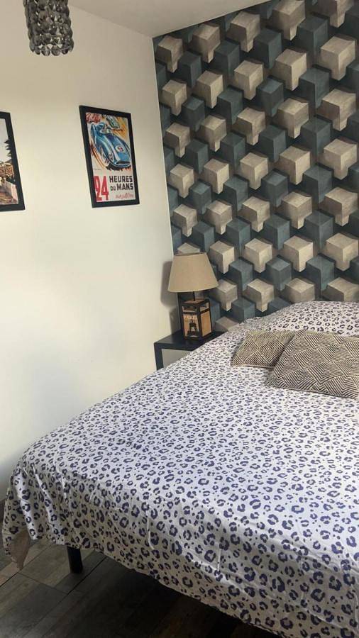 Appartement de vacances entier, Chambre proche du circuit des 24h in Mulsanne, Sarthe