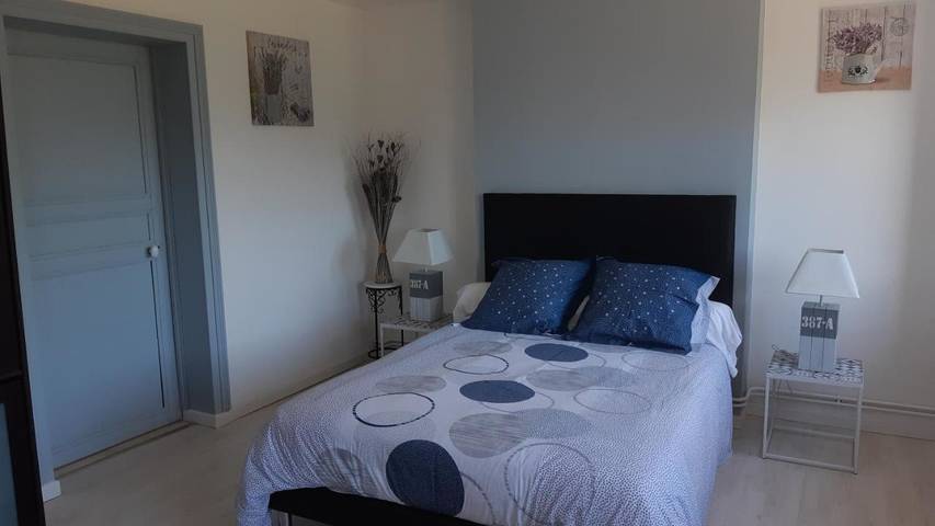 Location de vacances pour 2 personnes, avec terrasse et jardin, adapté aux familles à Proisy - 4