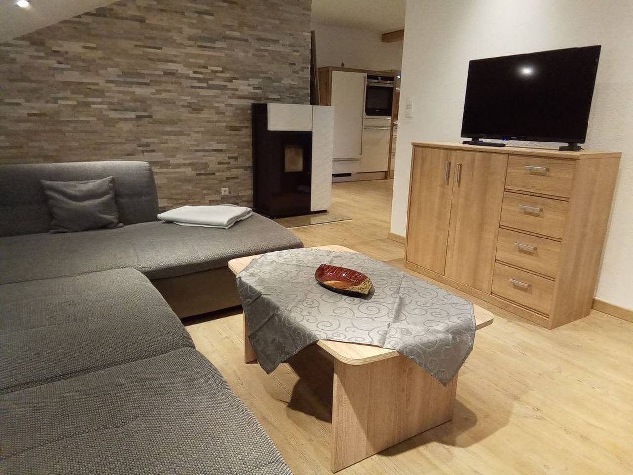 Ganze Wohnung, Exclusive Ferienwohnung mit Balkon in Prackenbach, Ostbayern