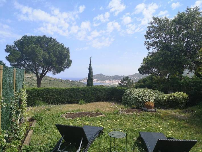 Maison d’hôte pour 2 personnes, avec terrasse ainsi que jardin et vue