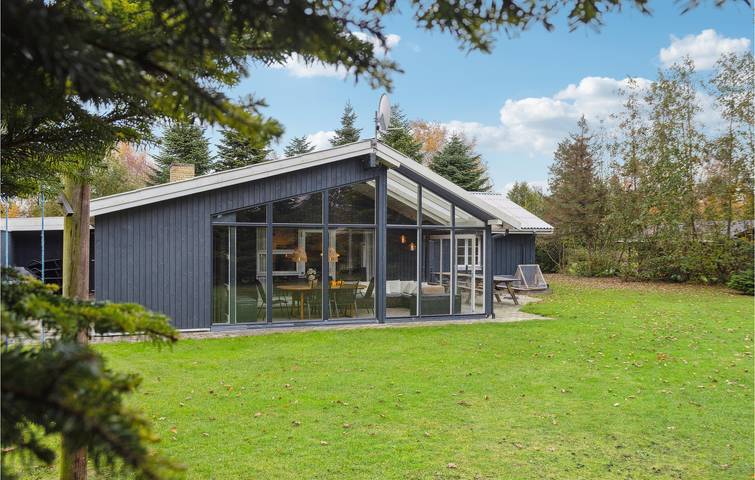 Ferienhaus für 12 Personen, mit Terrasse und Whirlpool sowie Garten und Sauna in Marielyst - 4