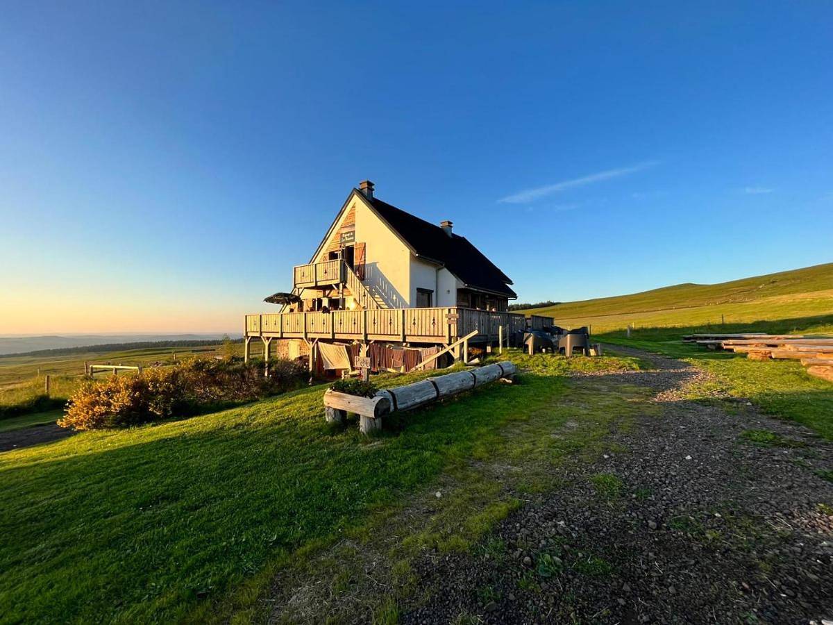Refuge de la banne in Murat-le-Quaire, Parc naturel régional des Volcans d'Auvergne