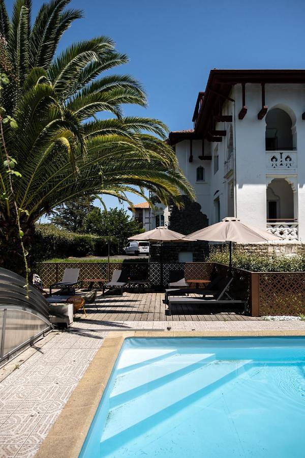 Appart’hôtel pour 2 personnes, avec piscine et jardin, animaux acceptés