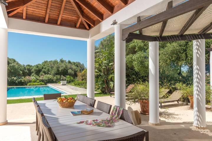 "Luxury Villa Malva" mit Pool, Wlan, Terrasse und Garten in Benalup-Casas Viejas, Costa de la Luz