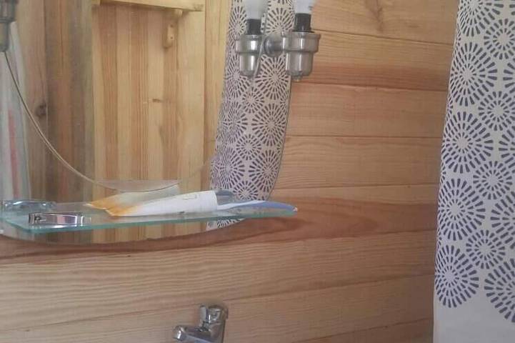 Yourte mongole unique, romantique, isolée avec piscine privée, 5 couchages, wifi, in Sayalonga, Cordillera Penibética