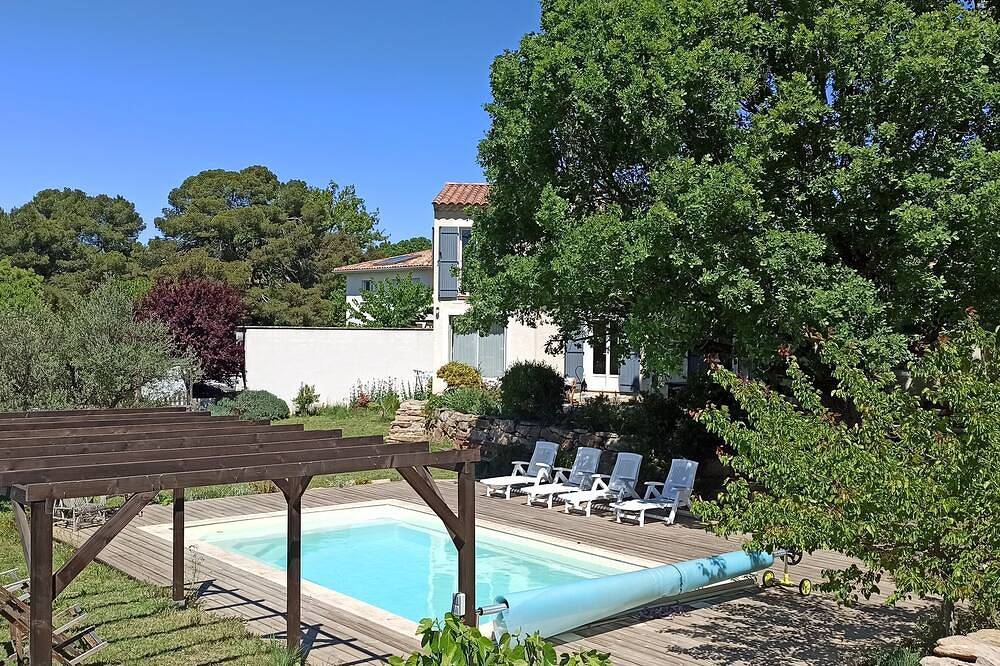 Villa pour 2 familles (8 à 10 personnes) piscine privée - clim' - jardin ombragé in Pourcieux, Région de Brignoles