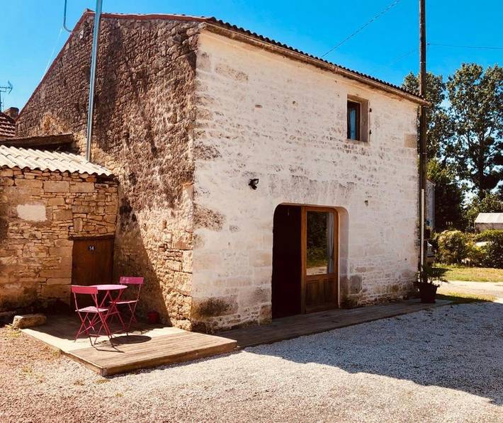 Location de vacances pour 7 personnes, avec piscine et jardin à Saint-Savinien - 3