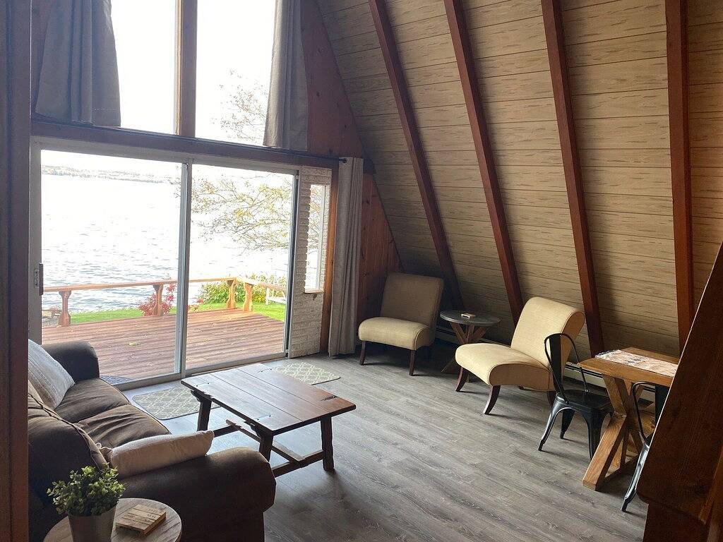 Schönes Haus am See direkt am Hubbard See, East Shore in Hubbard Lake, Alcona County