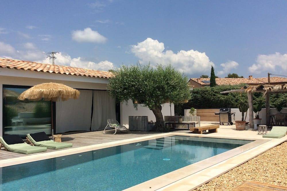 Villa bord de mer ,quartier des  Lecques  à Saint-cyr sur mer in Saint-Cyr-sur-Mer, Côte méditerranéenne (France)