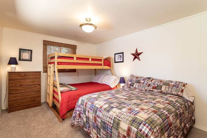 Vacation house for 8 people, with terrace in Flathead Lake