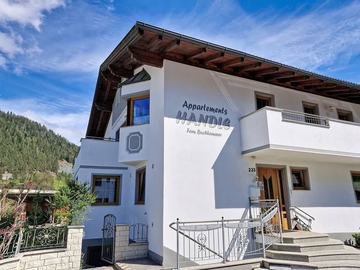 Vakantieappartement voor 4 personen, with Balkon and Terras as well as Tuin in Ried im Oberinntal