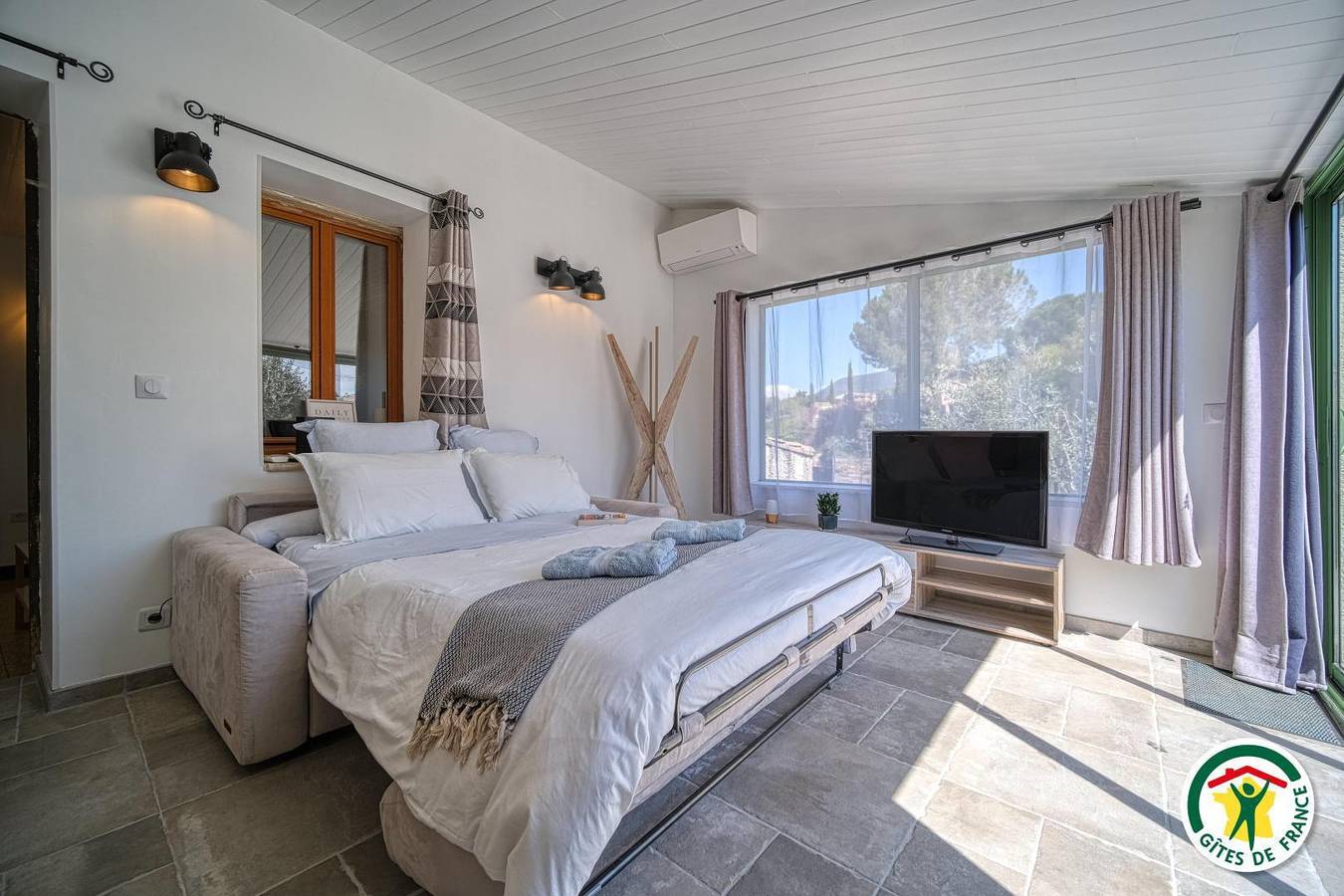 Gîte für 2 Personen mit Terrasse in Mirabel-aux-Baronnies, Nyons und Umgebung