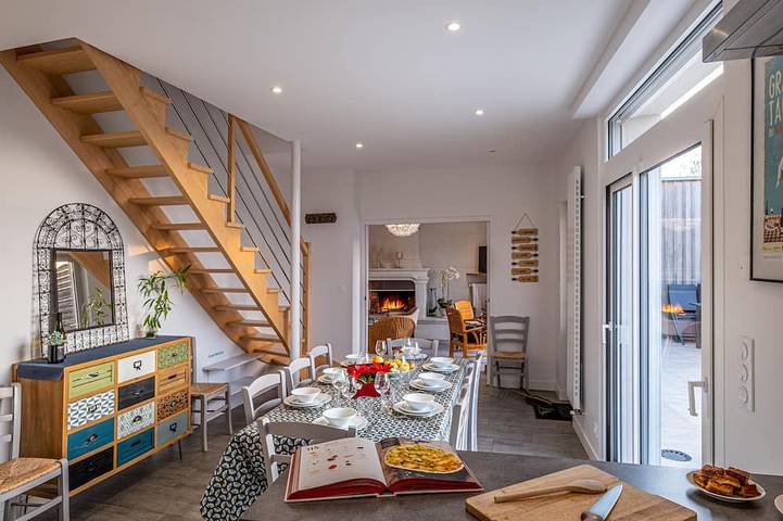 Location de vacances pour 12 personnes, avec Terrasse et Jardin à Saint-Cyr-en-Bourg