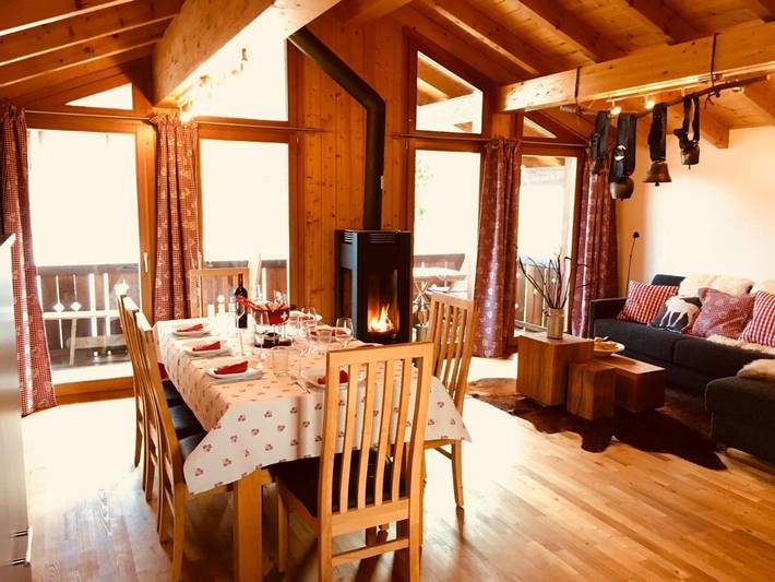 Chalet für 8 Personen, mit Balkon und Whirlpool sowie Terrasse und Ausblick in Saas-Fee
