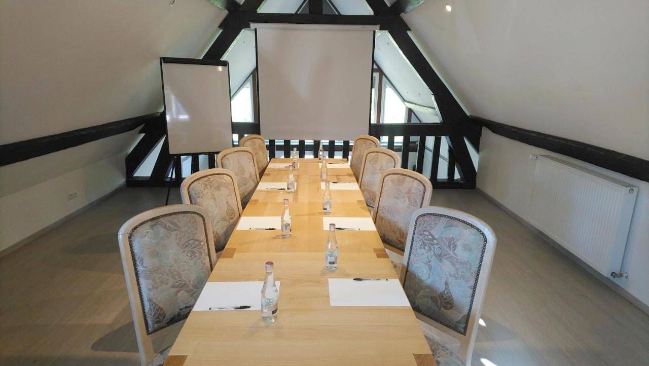 Logis Hotel Le Relais De La Poste in Notre-Dame-de-Bonne-Nouvelle, Région de Caen