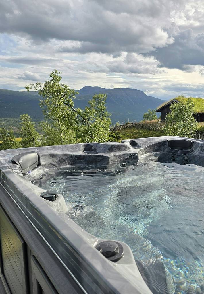 Berghütte mit Panoramablick und Whirlpool in Oppdal