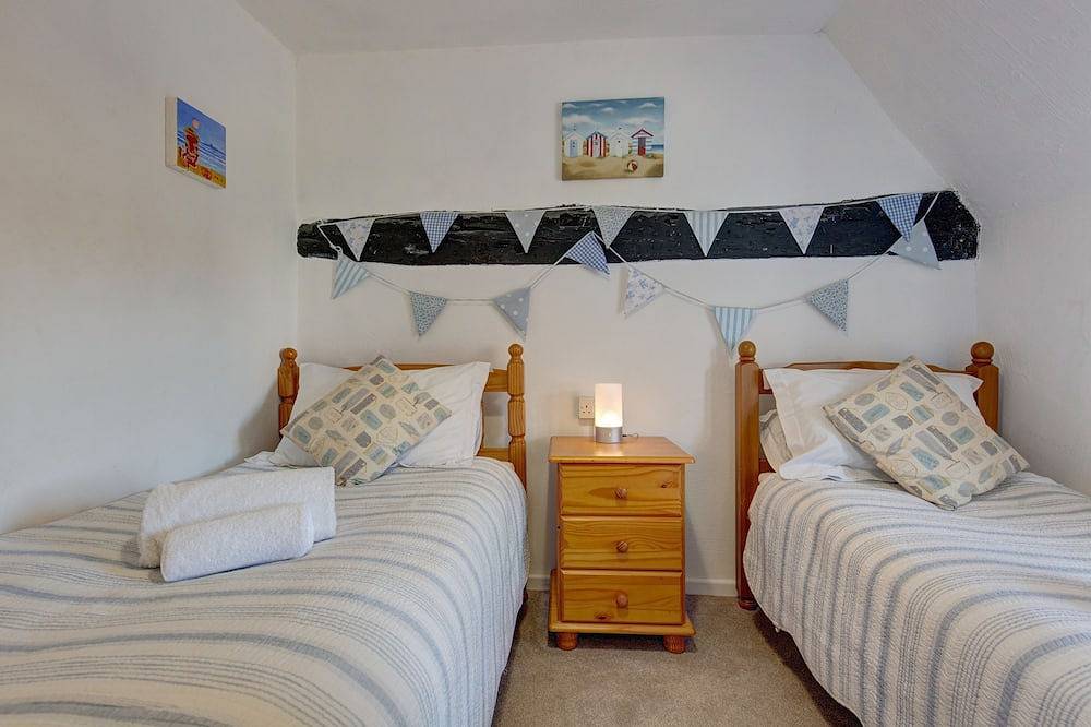 Lavender Cottage -  a self catering cottage that sleeps 4 guests  in 2 bedrooms in Stiffkey, Norfolk Coast