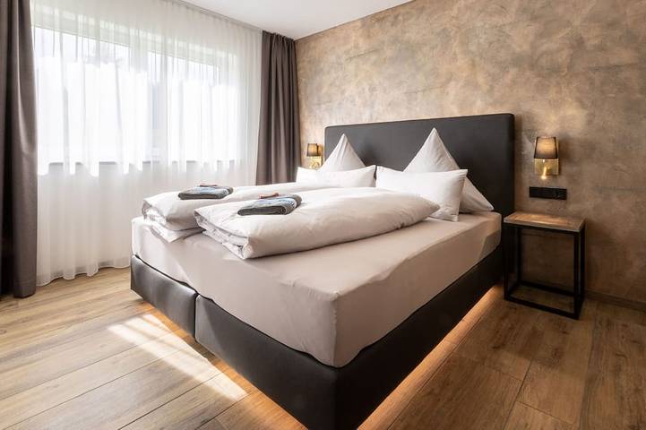 Bauernhof für 12 Personen, mit Balkon und Pool, mit Haustier am Forggensee