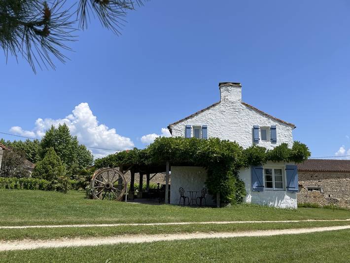 Gîte pour 4 personnes, avec Piscine