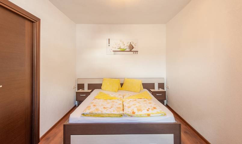 Ferienwohnung für 2 Personen, mit Terrasse und Garten sowie Ausblick in Bichlbach - 2