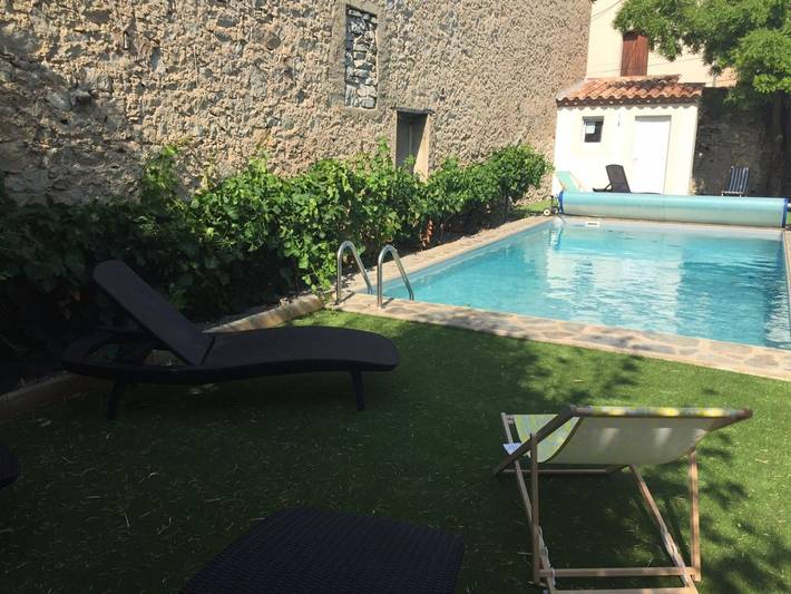 Location de vacances pour 8 personnes, avec piscine ainsi que terrasse et jardin à Olonzac - 4