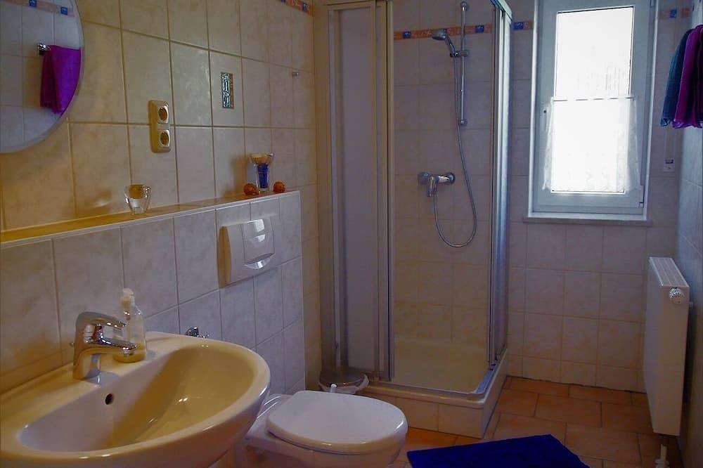 Ganze Wohnung, Gemütliche Ferienwohnung (40 qm) mit Terrasse für 2-3 Personen in Schönwald (Bayern), Landkreis Wunsiedel im Fichtelgebirge