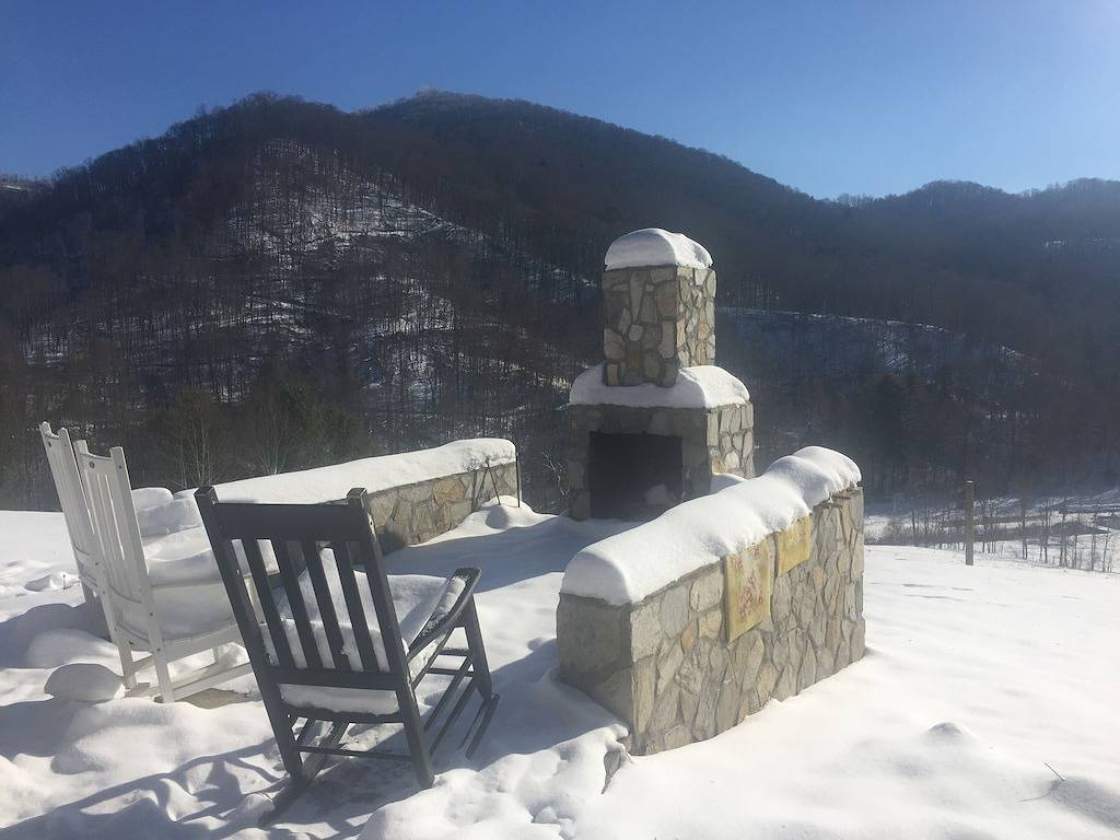 Ganze Wohnung, Guest house~ Hot Tub ~Breathtaking mountain views near Hatley Point in Madison County (NC)