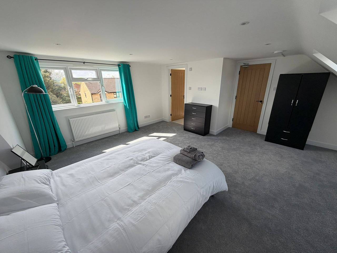Grande chambre double avec salle de bains privative dans une belle maison neuve in Chelmsford, Essex