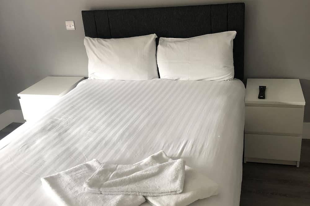 * No 12 Boutique Guest House *Galway City, 6 bed/ 6 En-Suite in Claddagh, Galway