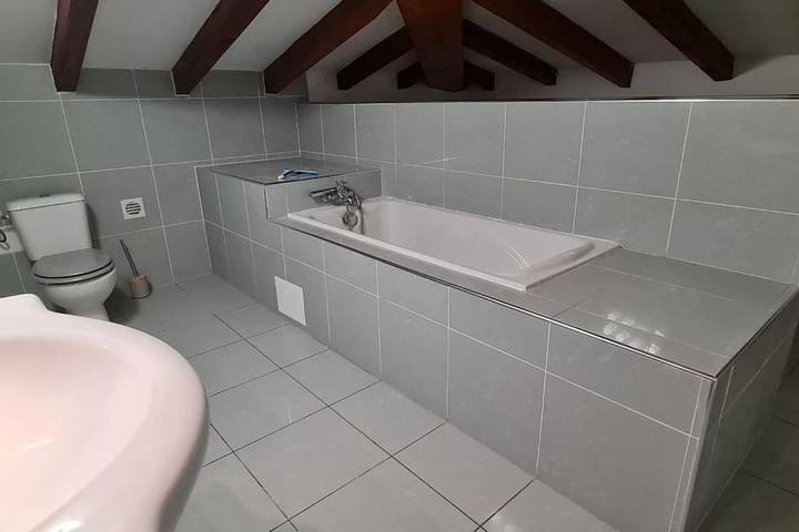 Location de vacances pour 10 personnes, avec jardin ainsi que vue et piscine, animaux acceptés à Lucciana - 3