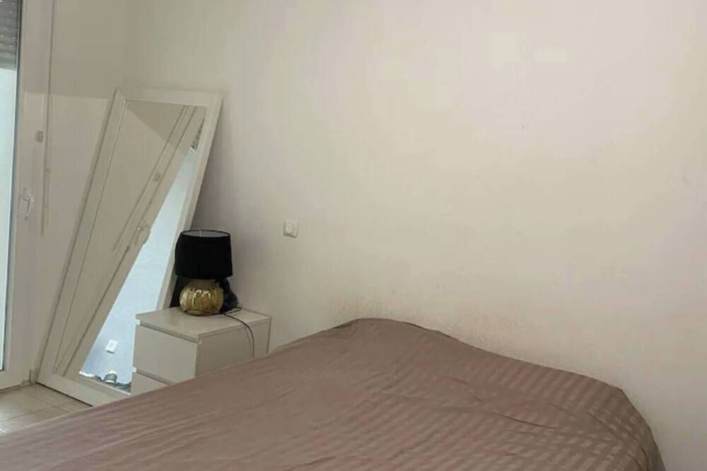 Entire apartment, Apartment bedroom + sofa bed in Castelnau-le-Lez, Côte d'Améthyste