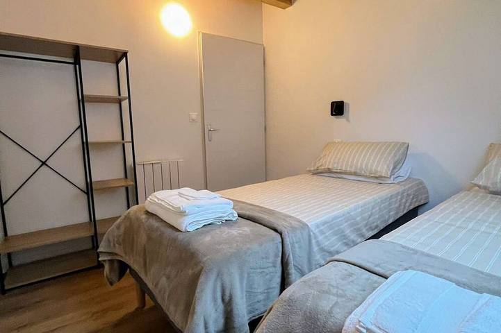 Ganze Wohnung, Modern Renovated Three Bed Duplex Apartment - Sleeps 8 in Le Bourg-d'Oisans, Nationalpark Écrins
