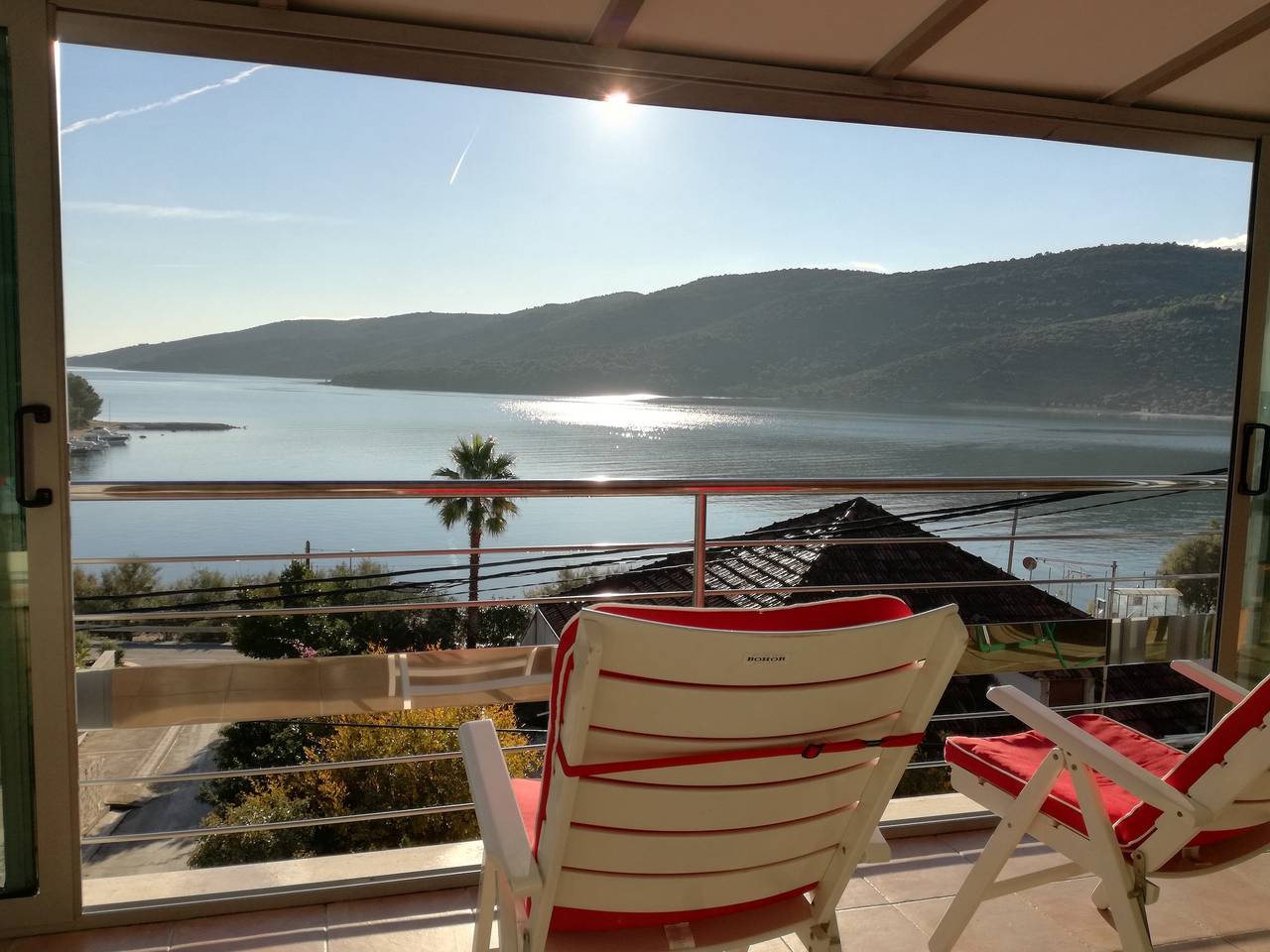 Ganze Wohnung, 2-Zimmer-Ferienwohnung mit Terrasse und Meerblick Marina, Trogir A-14191-a in Marina, Split-Dalmatien