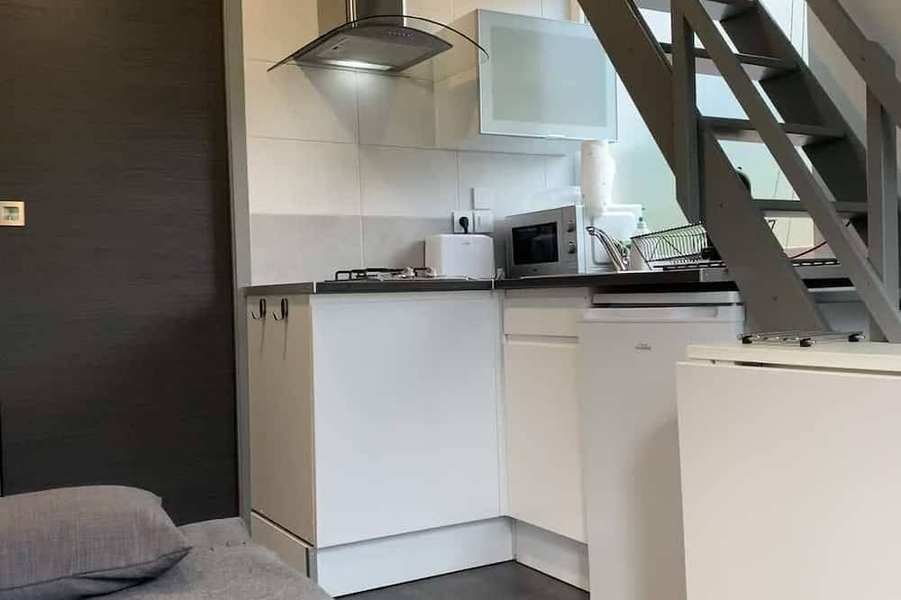 Appartement entier, Joli studio 17 m² équipé avec piscine et jardin in Die, Parc naturel régional du Vercors