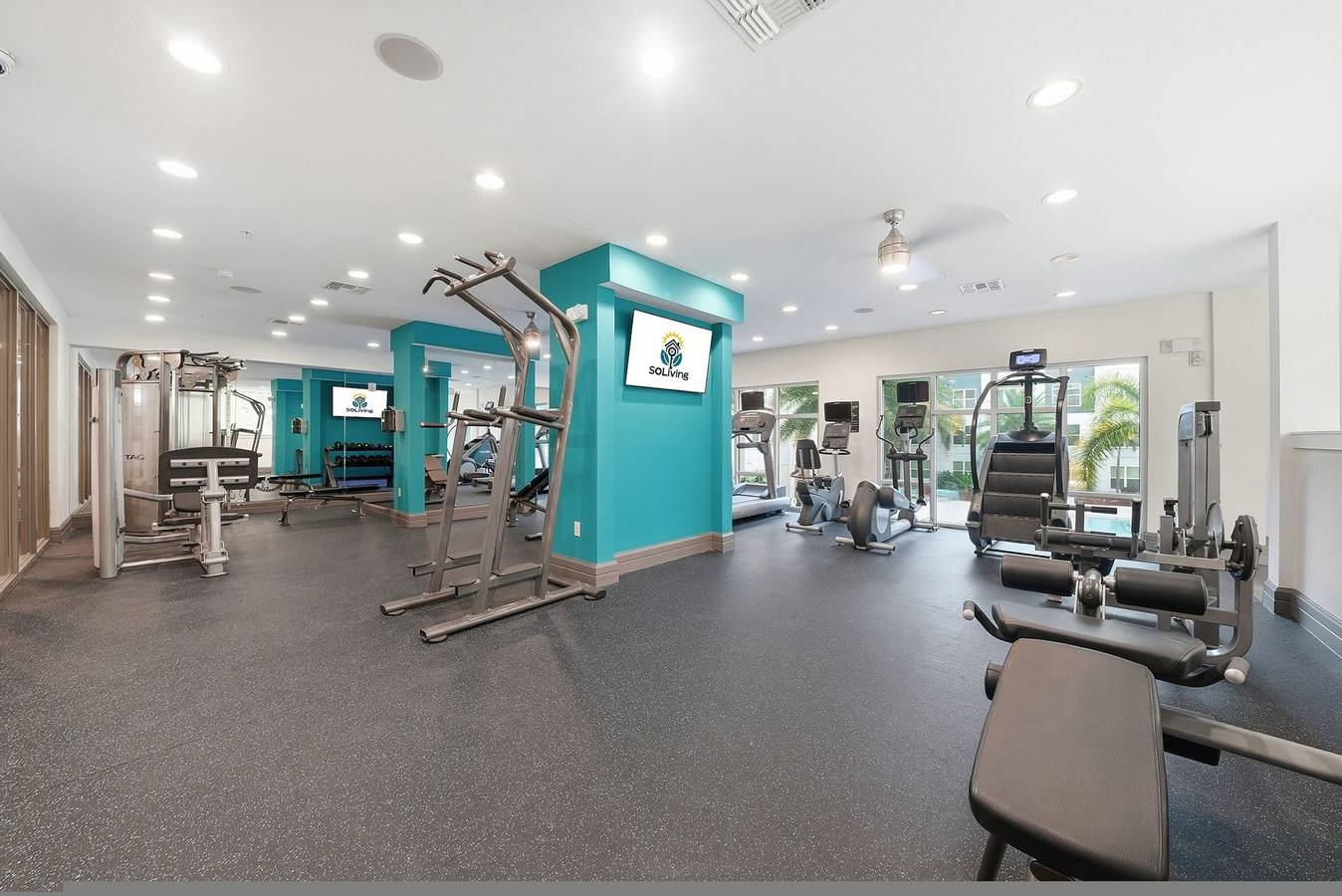 Apartamento entero, Modern 2Br w/ Pool + Pet-Friendly | Unit #21 in South Tampa, Tampa