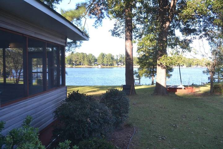 Vacation rental for 6 people, with yard in Lake Marion