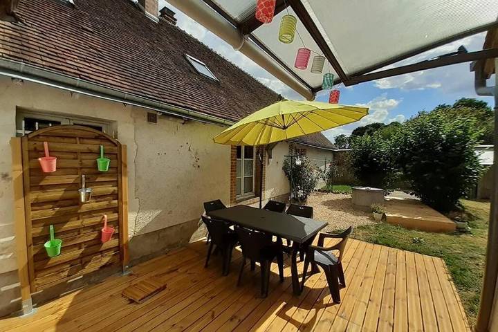 Gîte pour 7 personnes, avec jardin dans Pezou