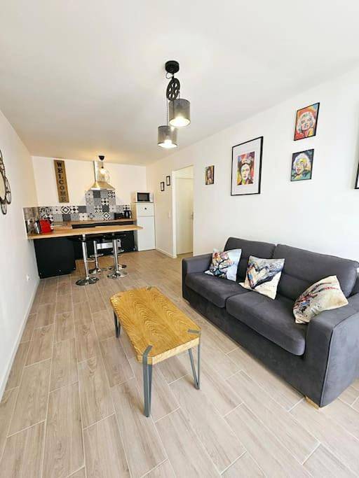 Appartement entier, One-Bedroom Apartment in Morangis, Essonne