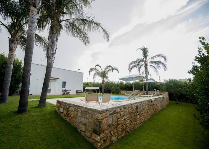 Gîte pour 3 personnes, avec Terrasse et Jardin ainsi que Piscine et Vue à Noicàttaro - 4
