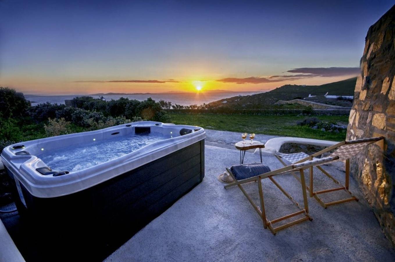Splendid Mykonos Apartment | Mykonos Chaming Nest | 1 Bedroom | Private Outdoor Jacuzzi & Breathtaking Sea Views | Perfect for a Couples Getaway | Tourlos in Tourlos (Mykonos), Mykonos
