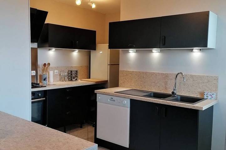 Gîte pour 9 personnes, avec piscine à Saint-Cyr-les-Colons