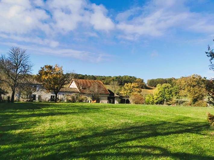 Location de vacances pour 3 personnes, avec Terrasse ainsi que Jardin et Piscine à Monestier