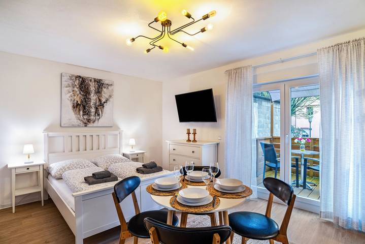 Gehele studio, Aposto Apartment 1 met privéterras en wifi in Oberderdingen, Kraichgau
