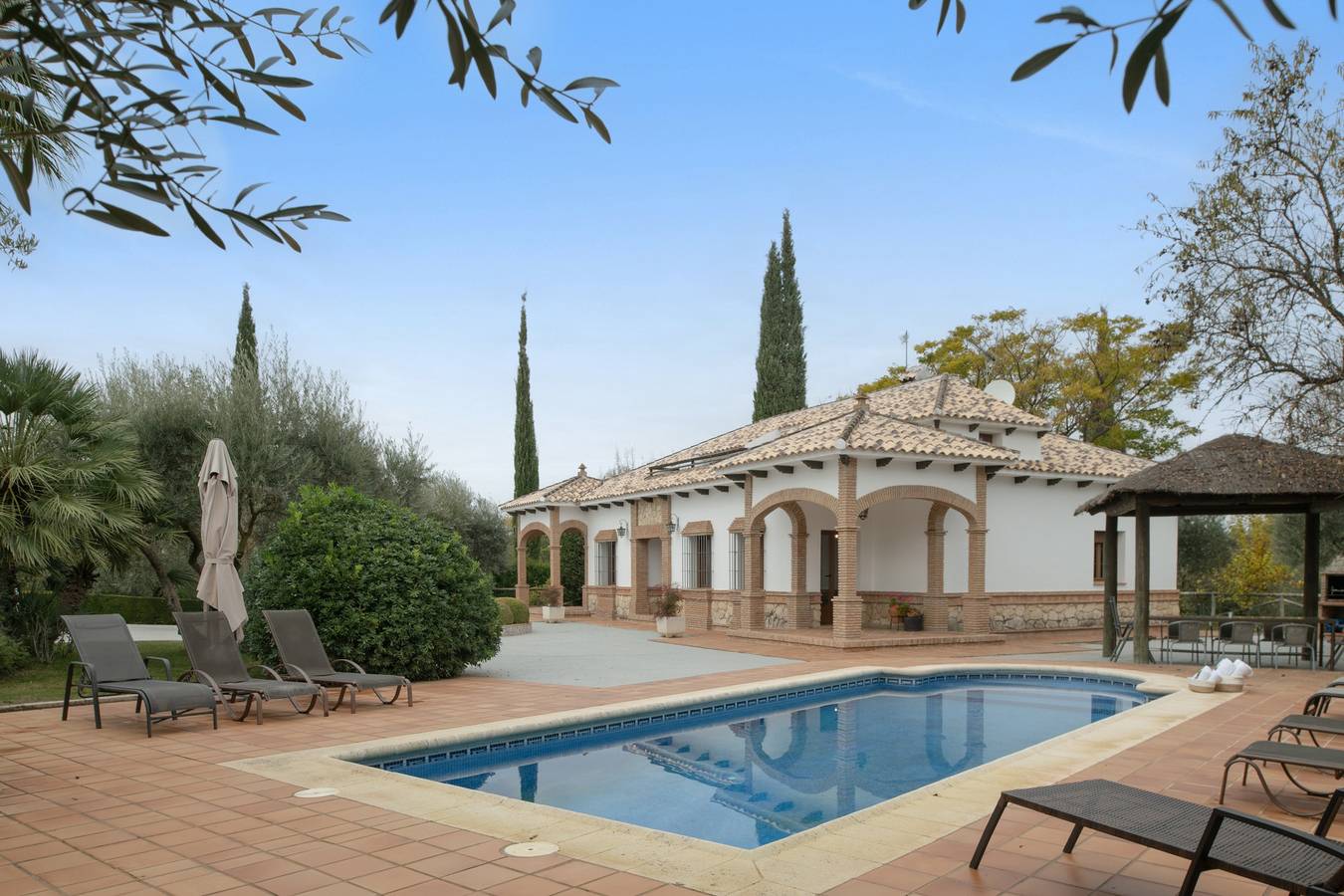 Villa 'Los Mellizos' avec piscine privée, Wi-Fi et climatisation in Arriate, Province de Málaga