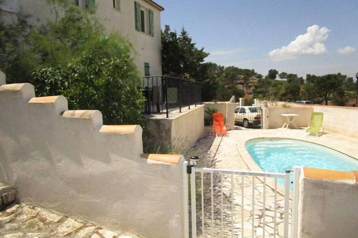Ganze Wohnung, Rez-de-villa Bellevue T3, 56 m², 3 km de Cassis in Carnoux-en-Provence, Mittelmeerküste (Frankreich)