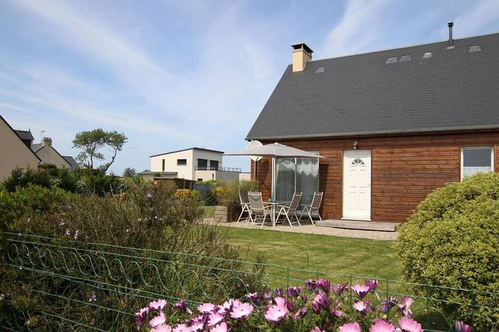 Gîte pour 6 personnes, avec Terrasse et Jardin à Montfarville